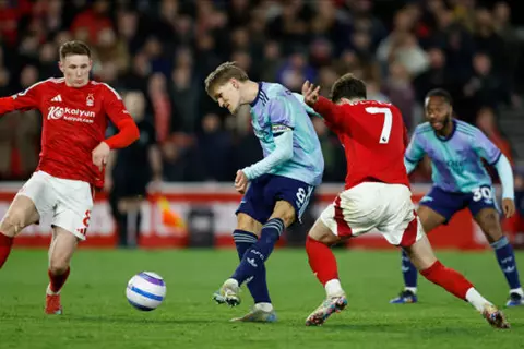 جيوكيريس أمام وود.. تشكيل مباراة أرسنال ونوتينجهام فورست في الدوري الإنجليزي